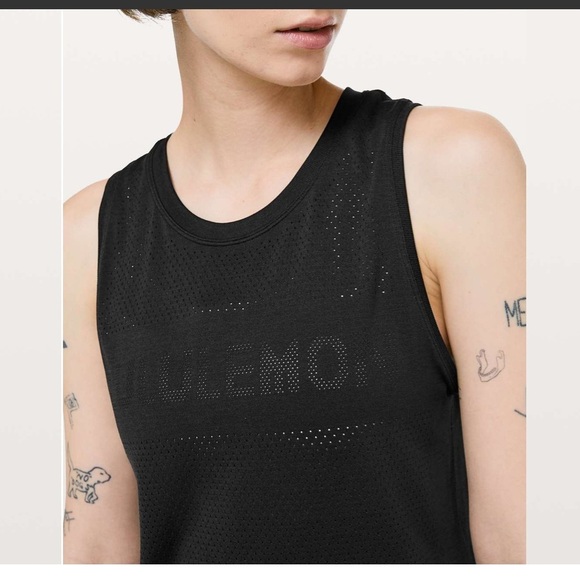 Lululemon Breeze By Muscle Crop Tank SZ 6 - Picture 4 of 4